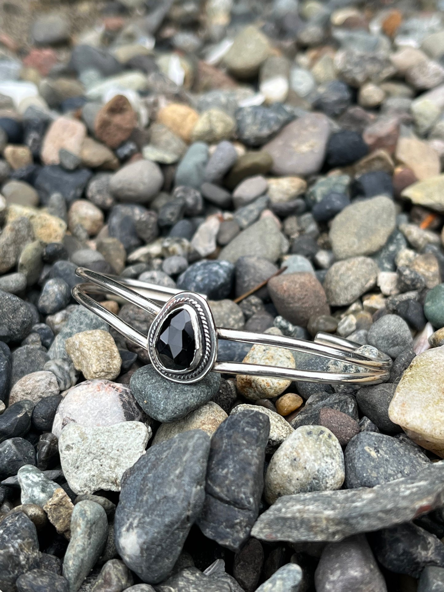 Size small— rose cut black spinel cuff