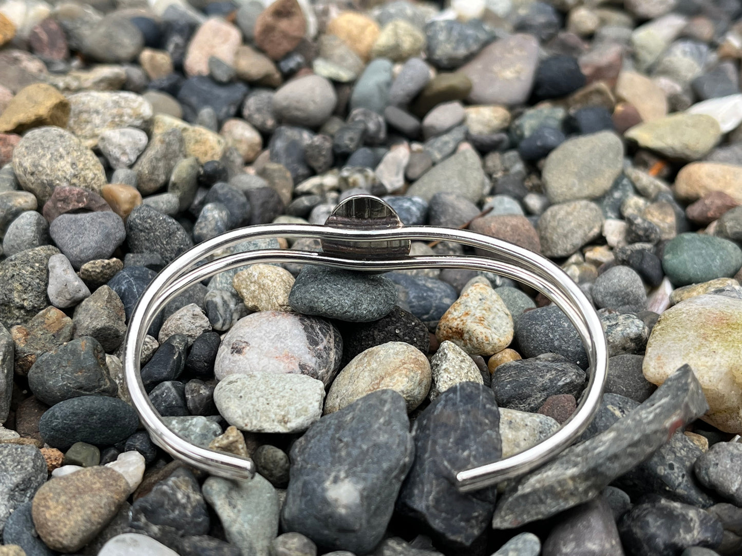 Size small— rose cut black spinel cuff